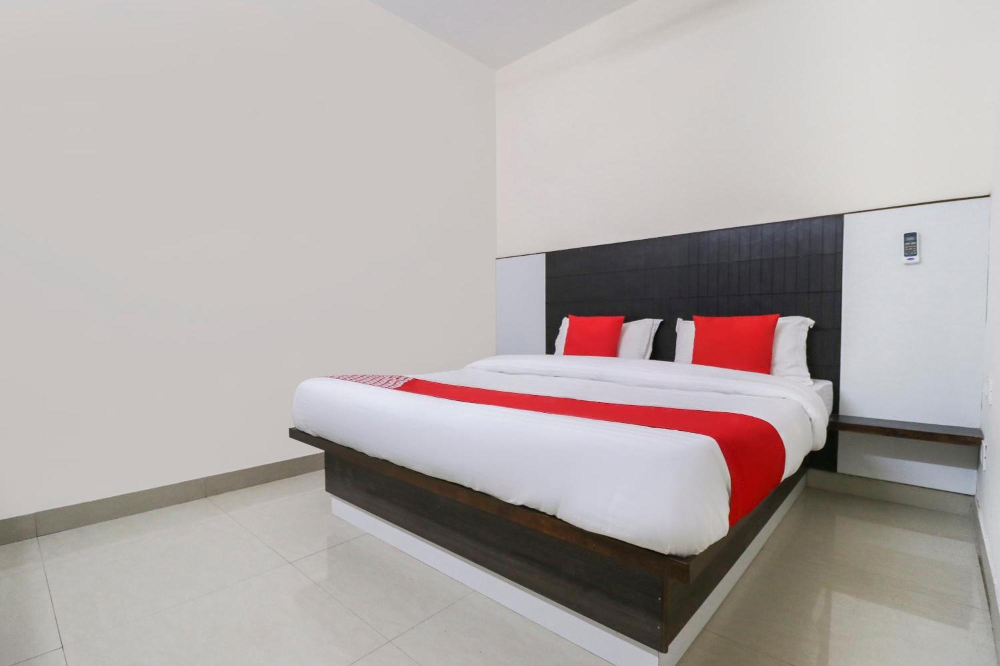 Hotel O Red Ark Landran Extérieur photo