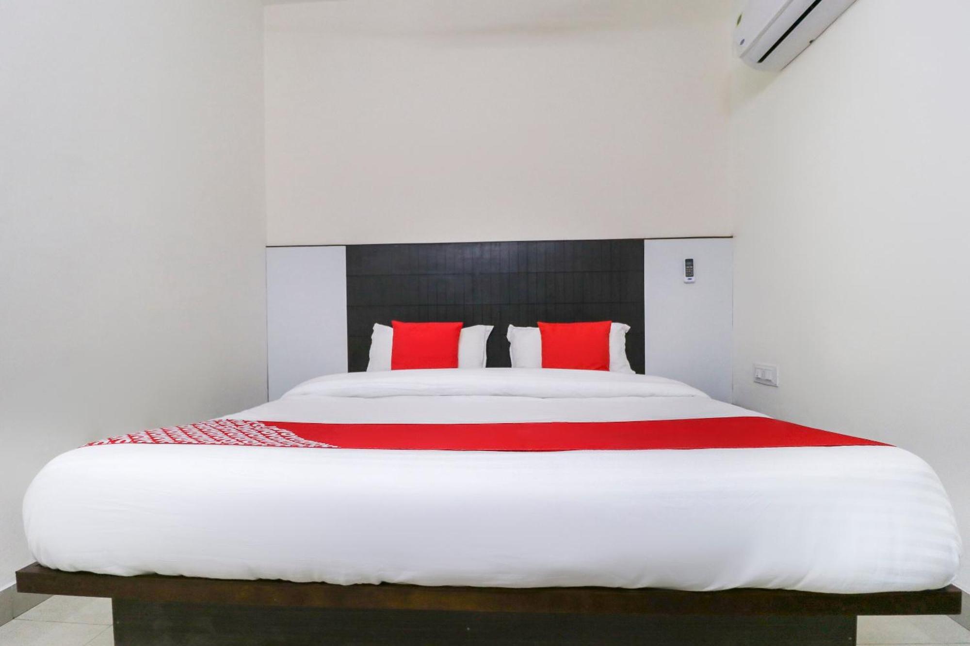 Hotel O Red Ark Landran Extérieur photo