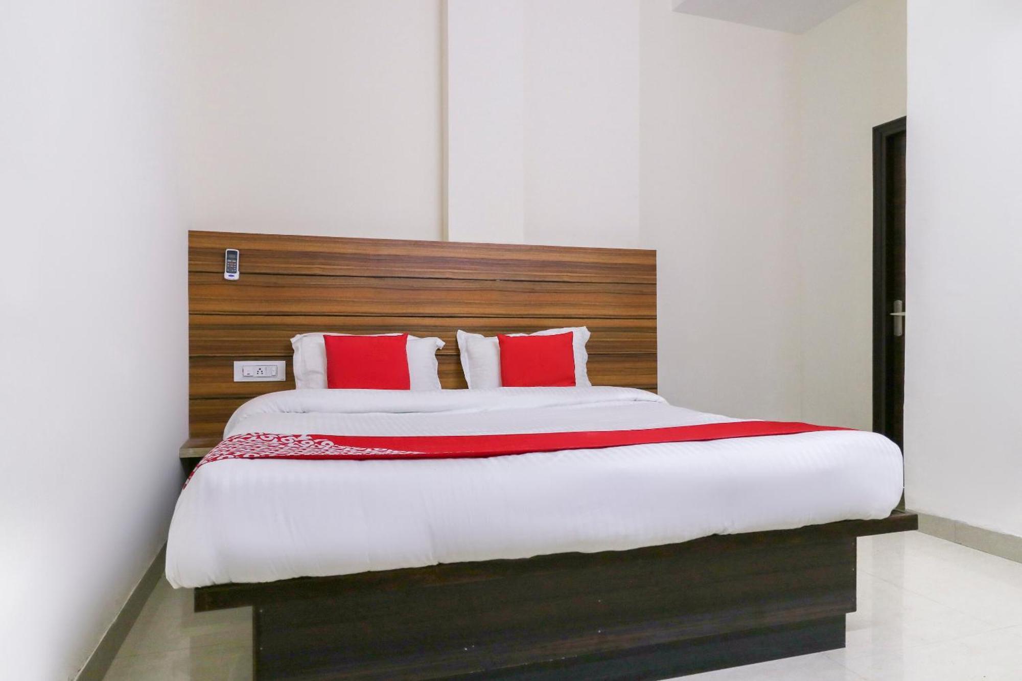 Hotel O Red Ark Landran Extérieur photo