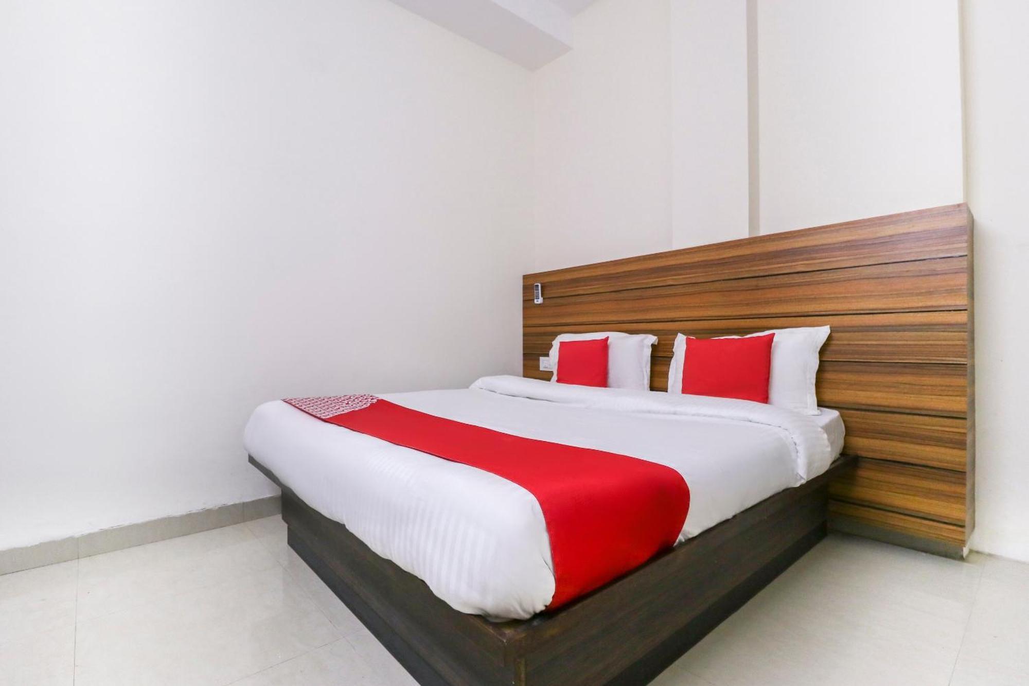 Hotel O Red Ark Landran Extérieur photo