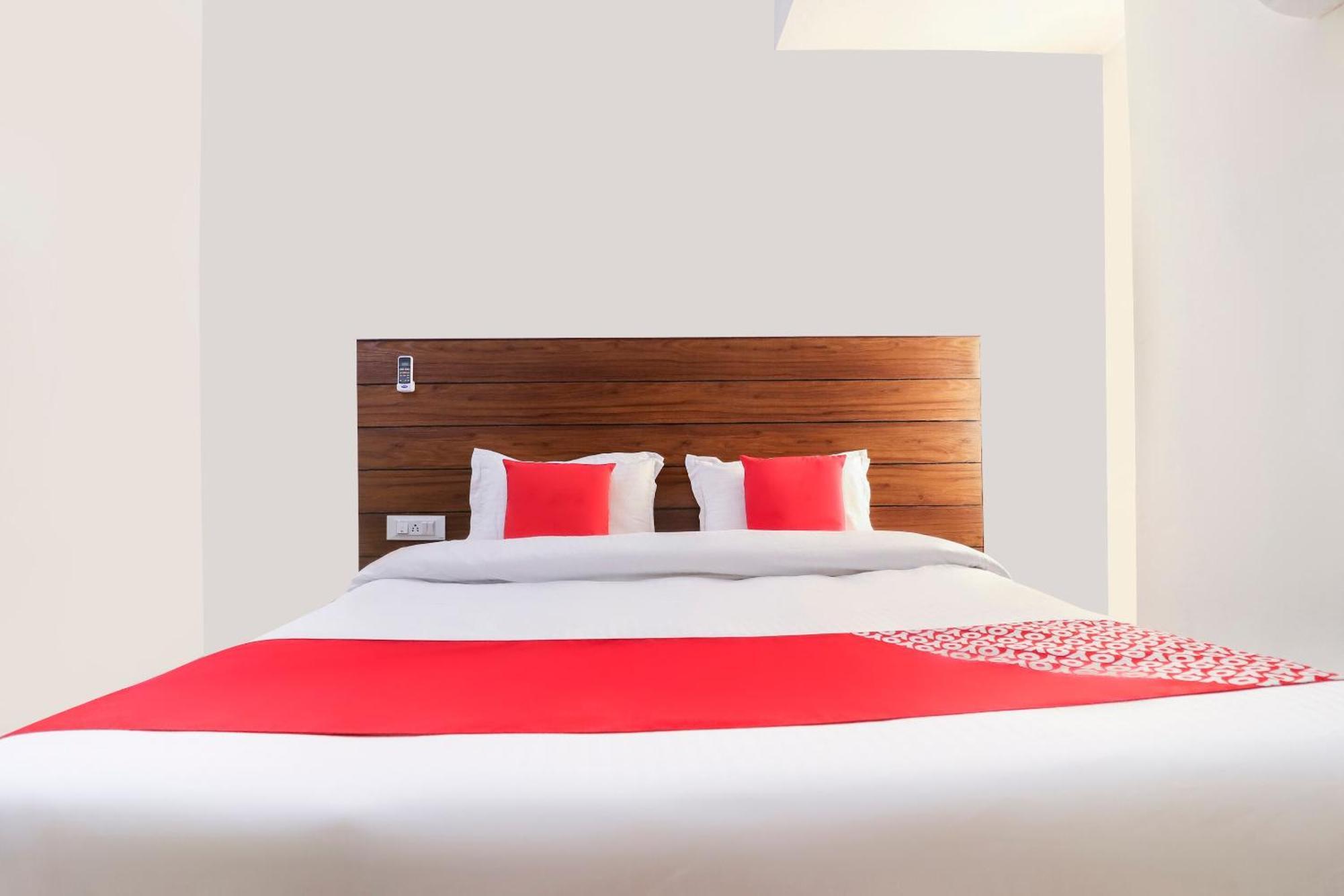 Hotel O Red Ark Landran Extérieur photo