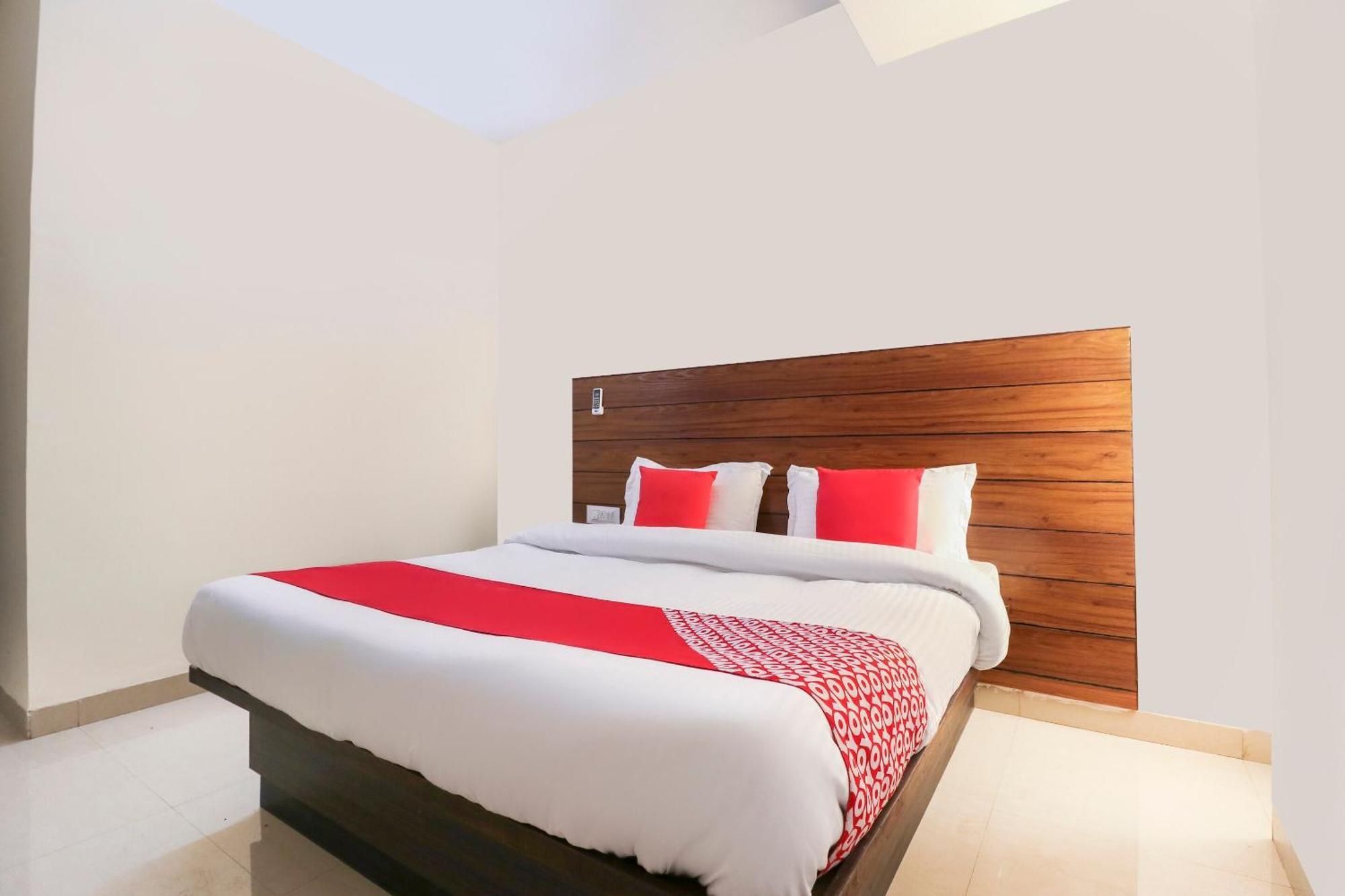 Hotel O Red Ark Landran Extérieur photo